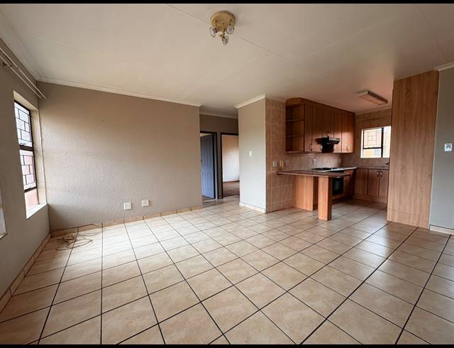 2 BEDROOM APARTMENT FOR SALE IN VAALPARK